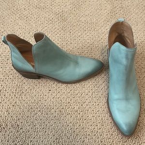 Cassidy Cowhide Leather Ankle Western Boots Turquoise/Aqua size 9/40